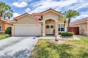 14682 Vista Luna Dr, Davie
