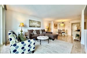 100 Bayview Dr 429, Sunny Isles Beach
