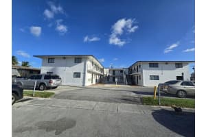 120 W 10th St 14, Hialeah