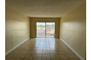 3710 Nw 21st St 411, Lauderdale Lakes
