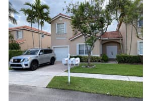 562 Nw 130th Ave 562, Pembroke Pines