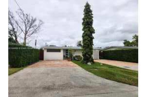 6525 Sw 32nd St, Miami