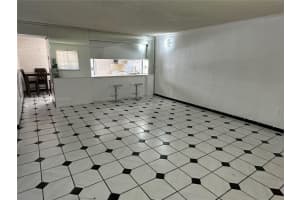 2190 W 60th St 21101, Hialeah