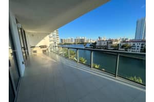 3250 Ne 188 St 403, Aventura