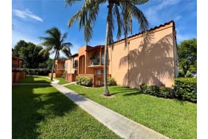 7160 Fairway Dr J16, Miami Lakes