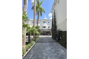 261 Navarre Ave C-8, Coral Gables