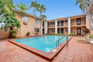 218 Santillane Ave 3, Coral Gables