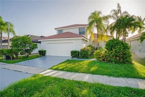 1378 Sw 180th Ave, Pembroke Pines