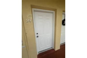 1208 Salzedo St 24, Coral Gables