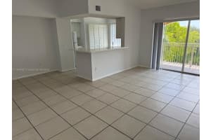 165 Nw 96th Ter 3-301, Pembroke Pines