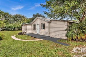 520 N 60th Way 1, Hollywood