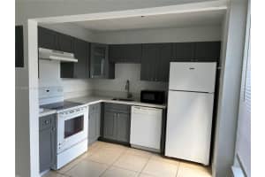 4705 Nw 9th Dr 4705, Plantation