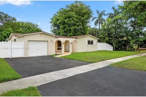 5320 Sw 88th Ter, Cooper City