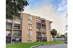 9120 Fontainebleau Blvd 404, Miami 9120 Fontainebleau Blvd 404, Miami