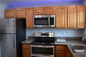 8590 Sunrise Lakes Blvd 211, Sunrise 8590 Sunrise Lakes Blvd 211, Sunrise