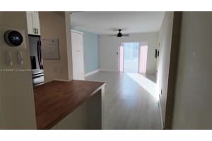 120 Royal Palm Rd 107, Hialeah Gardens