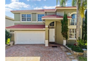4025 Sapphire Ln 4025, Weston