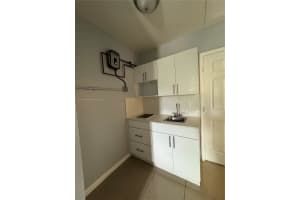 6840 Pembroke Rd 219, Pembroke Pines