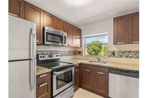 9460 Sunrise Lakes Blvd 309, Sunrise
