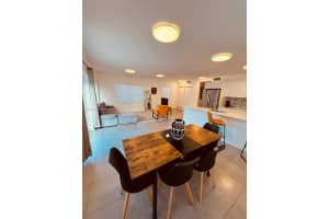 737 Nw 4th St, Hallandale Beach