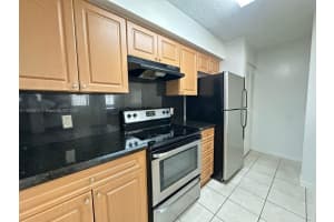 520 S Park Rd 13-12, Hollywood