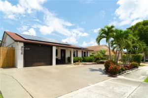 3215 Sw 2nd Ct, Deerfield Beach