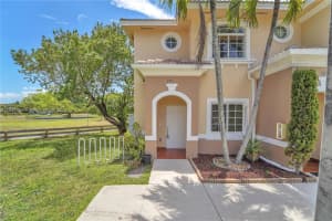 7210 Nw 174th Ter 201, Hialeah