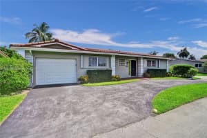 7200 E Tropical Way, Plantation