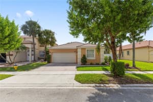 363 Nw 158th Ave, Pembroke Pines