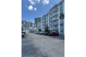 16465 Ne 22nd Ave 212, North Miami Beach