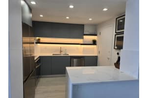 500 Bayview Dr 424, Sunny Isles Beach