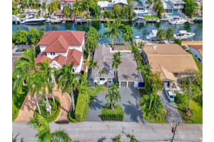1945 Ne 119th Rd, North Miami