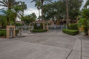 14705 Balgowan Rd 202-11, Miami Lakes