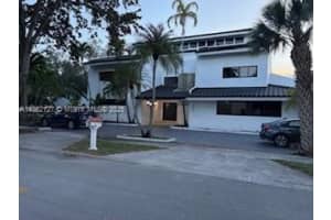 16720 Nw 78th Pl, Miami Lakes