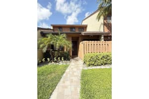 4182 S Pine Island Rd, Davie