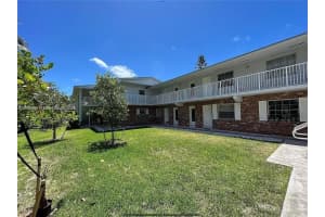 100 Sunrise Dr 2, Key Biscayne