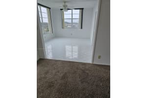 575 Oaks Ln 701, Pompano Beach