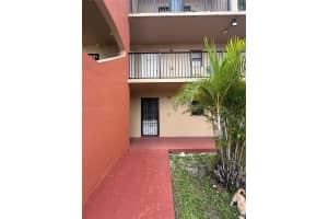 2313 W 60th St C102, Hialeah