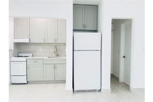 13390 Ne 6th Ave 1, North Miami