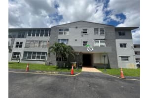 120 Royal Palm Rd 319, Hialeah Gardens