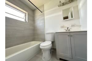 1942 Thomas St C, Hollywood