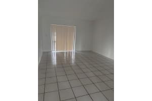 2710 W 76th St 101, Hialeah