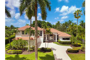 2438 Poinciana Ct, Weston