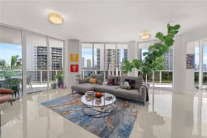4100 Island Blvd 902, Aventura