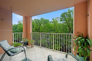 19999 E Country Club Dr 1208, Aventura