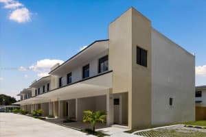 560 Nw 7th St 2, Florida City
