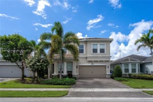 4658 Greenway Dr, Hollywood