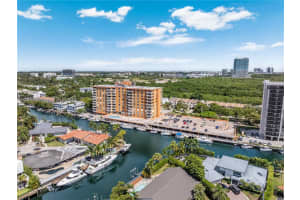 2450 Ne 135th St 1001, North Miami