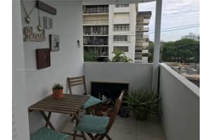 1075 93rd St 404, Bay Harbor Islands