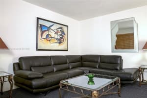 1748 Rodman St 117, Hollywood
